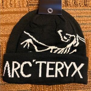 Arc'teryx Black and White Beanie hat